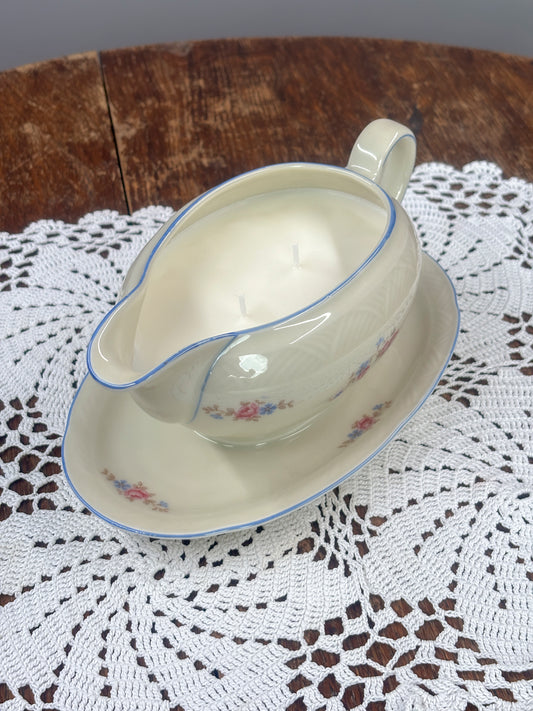 Vintage Gravy boat candle